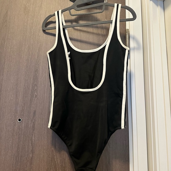 Adidas low back 3 stripe body suit size M - Picture 2 of 2